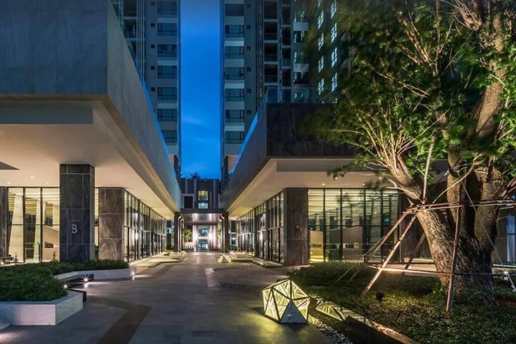 The Base Condo Center Of Pattaya Rooftop Swimming Pool Exterior foto